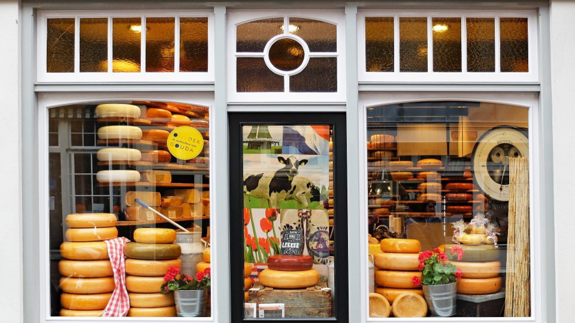 Kulinarisch betrachtet ist das Allg&auml;u ein Mix aus bayerischer und schw&auml;bischer Kost. Wer regionale K&ouml;stlichkeiten erleben will, sollte auch eine F&uuml;hrung durch eine K&auml;serei besuchen. pixabay.com &copy; djedj (CC0 Public Domain)