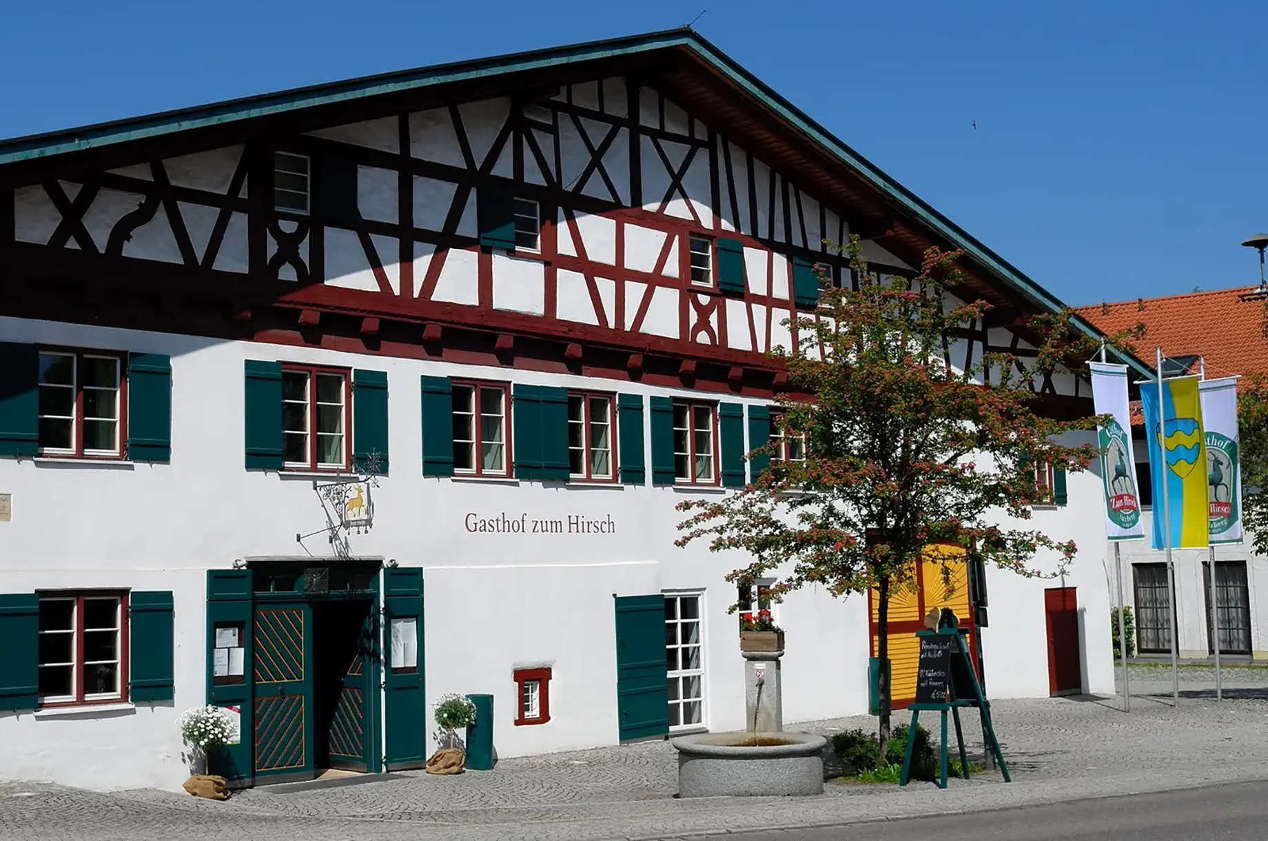 Hotels und Ferienwohnungen im Oberallgäu - Gasthof "Zum Hirsch" mit Biergarten in Sulzberg im Allgäu - Gasthof "Zum Hirsch" mit Biergarten in Sulzberg im Allgäu