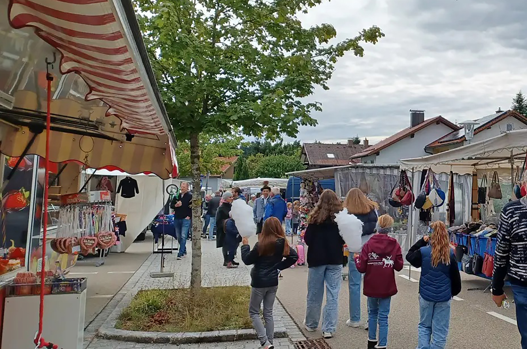 Veranstaltungskalender für das Oberallgäu: Künstler- & Krämermarkt in Buchenberg im Allgäu - Künstler- & Krämermarkt in Buchenberg am 27.06.2026