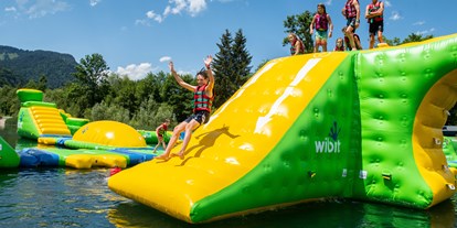 Hotels und Ferienwohnungen im Oberallgäu - Kinder & Familie: kinderwagengeeignet - Blaichach - Aquapark am Inselsee Allgäu in Blaichach - Aquapark am Inselsee Allgäu in Blaichach 