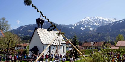 Hotels und Ferienwohnungen im Oberallgäu - Kategorien: Open-Air - Maibaumaufstellen mit Maibaumfest im Allgäu - Oberallgäu - 1. Mai - Maibaumaufstellen 2024 im Oberallgäu