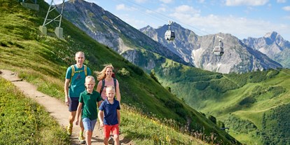Hotels und Ferienwohnungen im Oberallgäu - Kinder & Familie: Kinder sind willkommen - Riezlern - Älplerletze mit Bergmesse an der Kanzelwand - Älplerletze 2024 an der Kanzelwand mit Bergmesse
