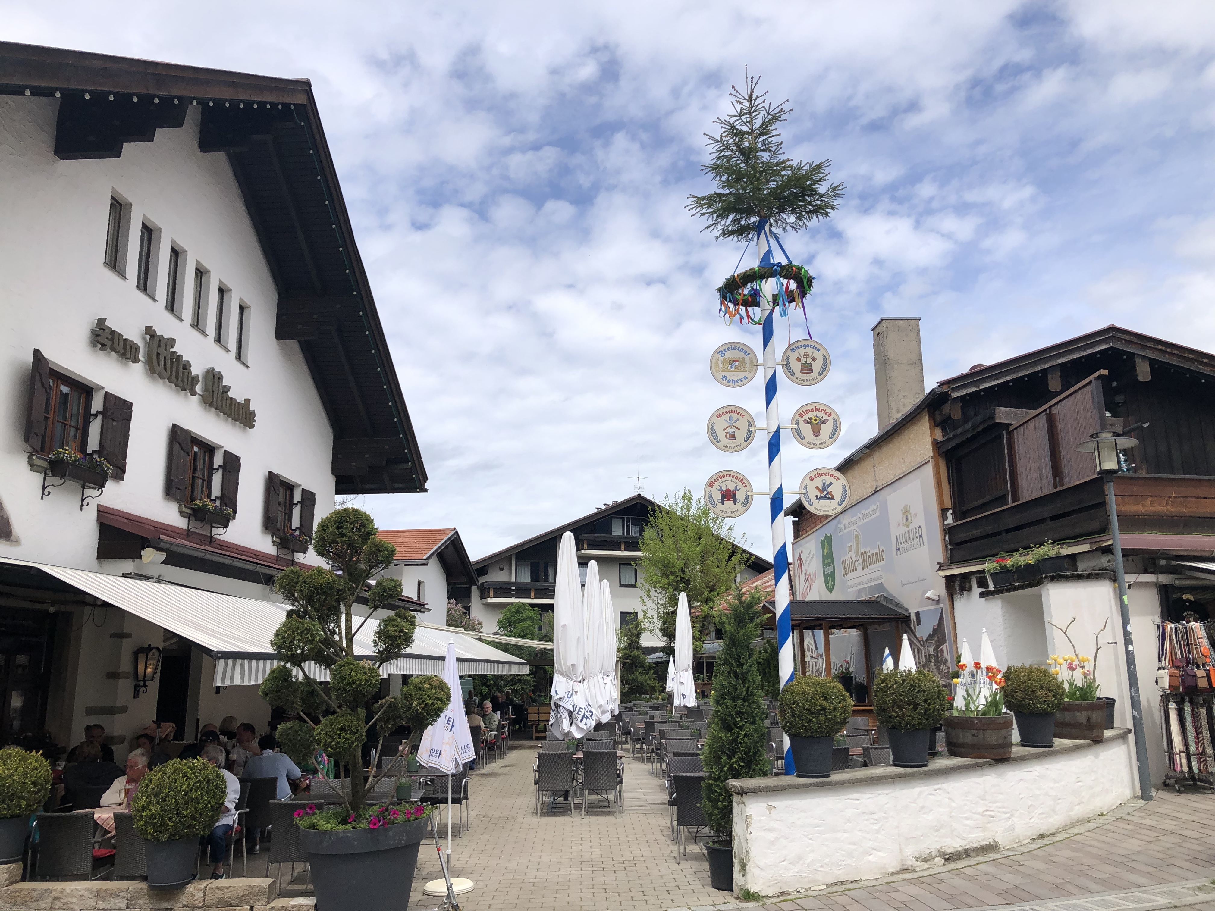 Veranstaltungskalender für das Oberallgäu: Der Maibaum im Wilde Männle in Oberstdorf im Allgäu - Fest zum 1. Mai im Wilde Männle in Oberstdorf