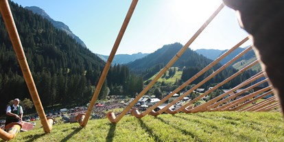 Hotels und Ferienwohnungen im Oberallgäu - Kinder & Familie: Kinder sind willkommen - Alphorntage mit Alphornfestival im Kleinwalsertal - Alphorntage mit Alphornfestival im Kleinwalsertal 2024