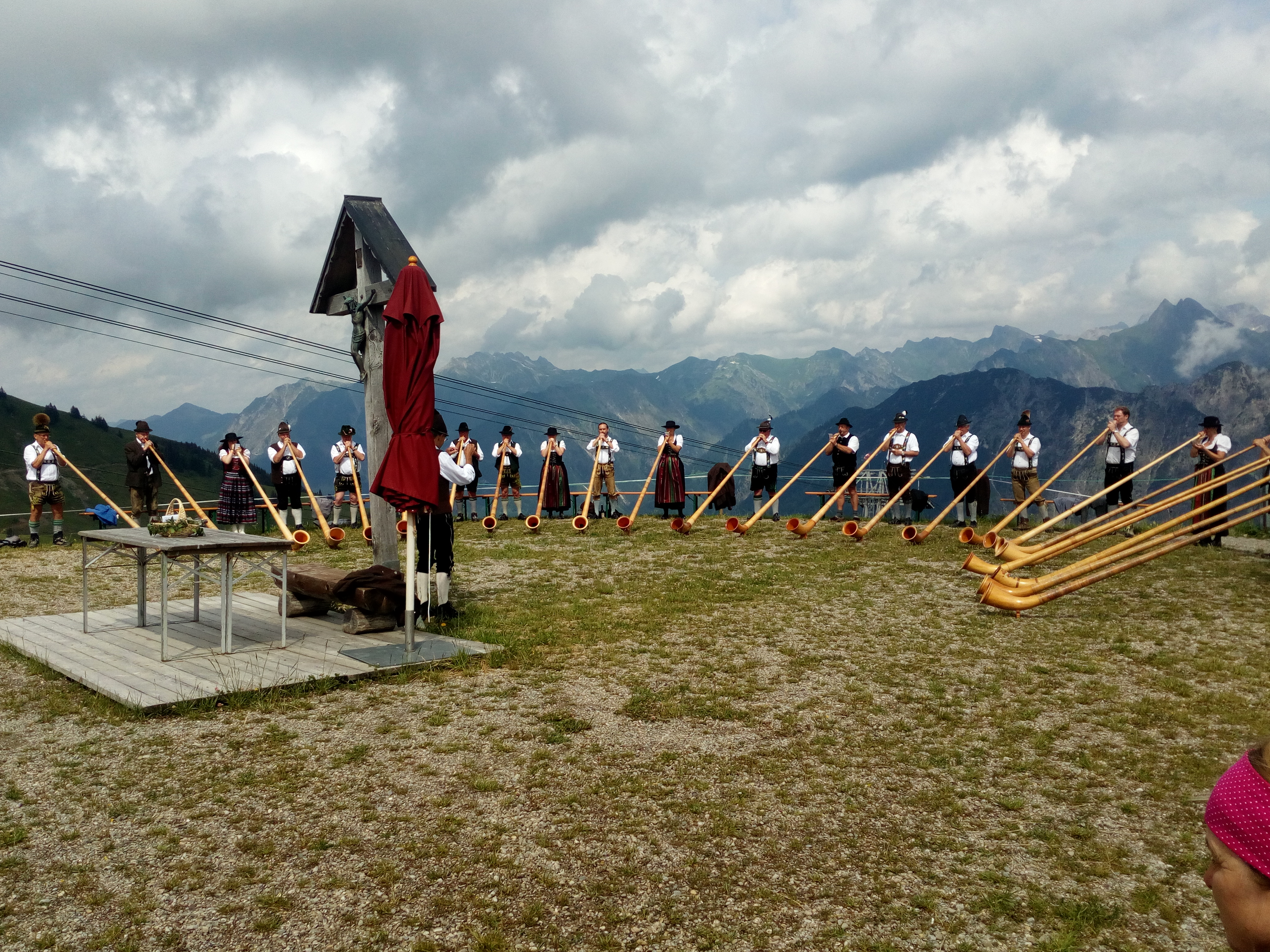 Unterkunft im Allgäu - Berglar-Kirbe mit Alphornbläsern und Bergmesse - Berglar-Kirbe 2026 mit Bergmesse auf dem Fellhorn