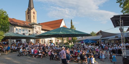 Hotels und Ferienwohnungen im Oberallgäu -  Dorffest in Burgberg am Dorfplatz - Burgberger Dorffest 2023 am Dorfplatz