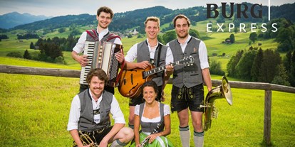Hotels und Ferienwohnungen im Oberallgäu - Kategorien: Musik - Bad Hindelang - Dorffest im Bergsteigerdorf Hinterstein - Dorffest 2024 im Bergsteigerdorf Hinterstein