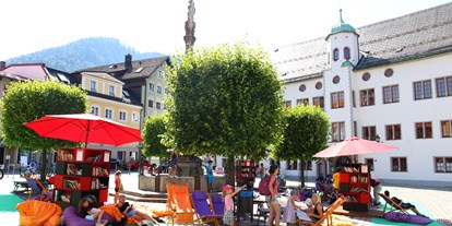 Hotels und Ferienwohnungen im Oberallgäu - Kategorien: Open-Air - Bayern - Draußen Lesen im Stadtzentrum von Immenstadt - Draußen Lesen 2024 im Stadtzentrum von Immenstadt