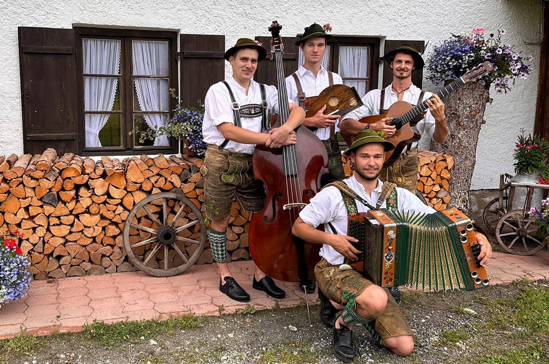 Hotels und Ferienwohnungen im Oberallgäu - D’Oimhittn-Musi bei Gmiedle beianond - a Obed fr jüng und olt - Gmiedle beianond 2026 - a Obed fr jüng und olt