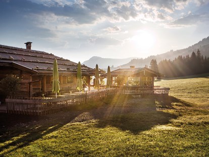 Hotels und Ferienwohnungen im Oberallgäu - Bad Hindelang - Italienische Nacht auf dem Joch mit den Lamas - Italienische Nacht mit den Lamas auf dem Joch