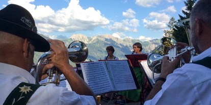Hotels und Ferienwohnungen im Oberallgäu - Parken & Anreise: kostenpflichtige Parkplätze - Musik am Horn präsentiert einen Italienischen Abend