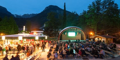 Hotels und Ferienwohnungen im Oberallgäu - Kategorien: Open-Air - Bayern - Weinfest unterm Nebelhorn in Oberstdorf im Allgäu - Oberstdorfer Weinfest 2024