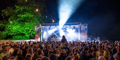 Hotels und Ferienwohnungen im Oberallgäu - Kategorien: Musik - Bayern - Seenachtsfest am Alpsee bei Immenstadt - Bühl - Seenachtsfest 2024 in Bühl am Alpsee mit Klangfeuerwerk