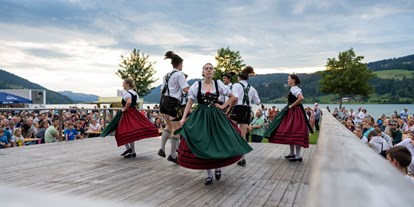 Hotels und Ferienwohnungen im Oberallgäu - Kategorien: Musik - Deutschland - Seenachtsfest am Alpsee bei Immenstadt - Bühl - Seenachtsfest 2024 in Bühl am Alpsee mit Klangfeuerwerk