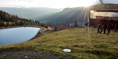Hotels und Ferienwohnungen im Oberallgäu - Sonnenuntergangsfahrt mit der Wiedhagbahn - Sonnenuntergangsfahrt mit der Wiedhagbahn