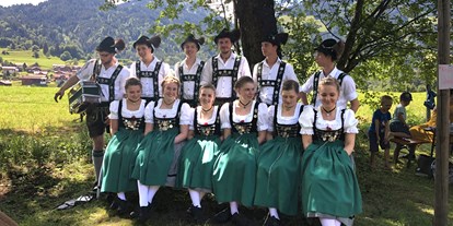 Hotels und Ferienwohnungen im Oberallgäu - Kategorien: Kultur & Brauchtum - Oberallgäu - Trachtenverein Obermaiselstein lädt ein zum 2. Waldfest - Trachtenverein Obermaiselstein lädt ein zum 2. Waldfest 2024