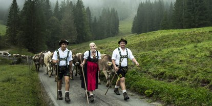 Hotels und Ferienwohnungen im Oberallgäu - Kinder & Familie: Kinder sind willkommen - Viehscheid / Alpabtrieb in Thalkirchdorf - Viehscheid in Thalkirchdorf mit Zeltfest 2024 