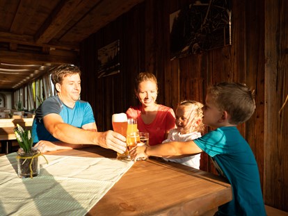 Hotels und Ferienwohnungen im Oberallgäu - Kinder & Familie: Kindergerichte - Grillabend an der Berggaststätte auf dem Hündle - Grillabend an der Berggaststätte auf dem Hündle