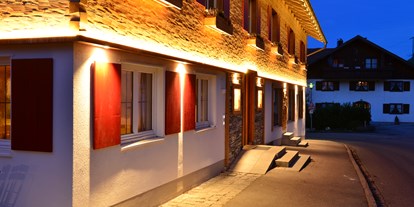Hotels und Ferienwohnungen im Oberallgäu - Zahlung: Bar - Oberallgäu - Restaurants im Oberallgäu - Gasthof Mohrenwirt - Gasthof Mohrenwirt in Kranzegg im Allgäu ein Raub der Flammen
