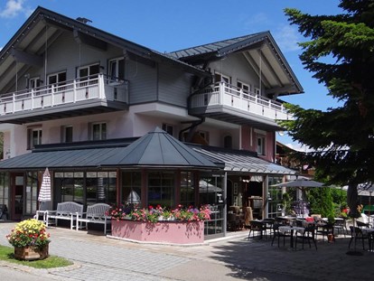 Hotels und Ferienwohnungen im Oberallgäu - Zahlung: EC-Karte - Wintergarten - Café-Restaurant-Pizzeria in Bolsterlang - Wintergarten - Café-Restaurant-Pizzeria in Bolsterlang 