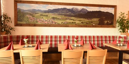 Hotels und Ferienwohnungen im Oberallgäu - Küchenstil: Balkanspezialitäten - Bayern - Restaurant Allgäuer Stuben in Obermaiselstein - Restaurant Allgäuer Stuben