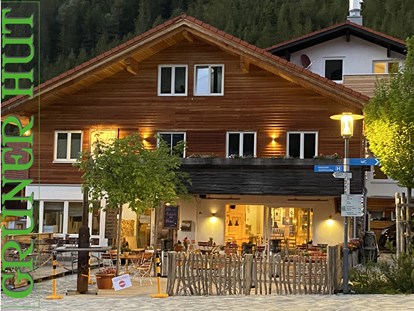 Hotels und Ferienwohnungen im Oberallgäu - Parken & Anreise: Anreise mit ÖPNV möglich - Bergsteiger-Hotel Grüner Hut - Bergsteiger-Hotel Grüner Hut