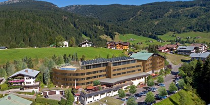 Hotels und Ferienwohnungen im Oberallgäu - Parken & Anreise: kostenloser Parkplatz - Herzlich Willkommen im Hotel Erlebach - 4* Hotel Erlebach