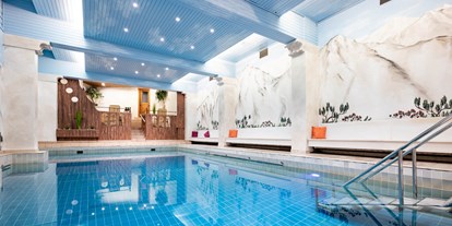 Hotels und Ferienwohnungen im Oberallgäu - Parken & Anreise: kostenloser Parkplatz - Schwimmbad - Hotel Erlebach - 4* Wellnesshotel im Kleinwalsertal