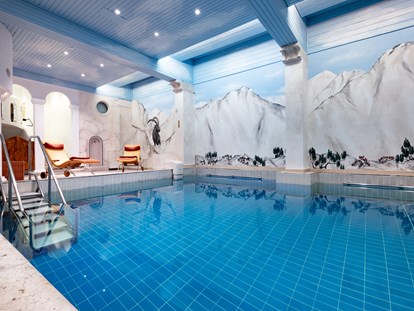 Hotels und Ferienwohnungen im Oberallgäu - Freizeit: Wellness - Kleinwalsertal - Schwimmbad - Hotel Erlebach - 4* Wellnesshotel im Kleinwalsertal