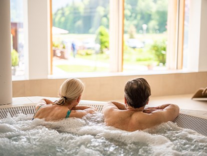 Hotels und Ferienwohnungen im Oberallgäu - Ausstattung: Sauna - Fischen im Allgäu Langenwang - Whirlpool mit Aussicht - Wohlfühlhotel Frohsinn in Fischen im Allgäu
