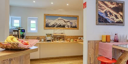 Hotels und Ferienwohnungen im Oberallgäu - Reisegrund: Erlebnisurlaub - Kleinwalsertal - Frühstücksbuffet | DAS KLEEMANNs - DAS KLEEMANNs - Urlaub erfrischend anders