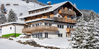 Hotels und Ferienwohnungen im Oberallgäu - Ausstattung: WLAN inklusive - Außenaufnahme im Winter | DAS KLEEMANNs - DAS KLEEMANNs - Urlaub erfrischend anders