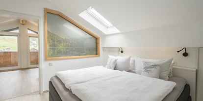 Hotels und Ferienwohnungen im Oberallgäu - Parken & Anreise: Anreise mit ÖPNV möglich - Dachzimmer Deluxe 13 - Alpin Hotel bichl 761