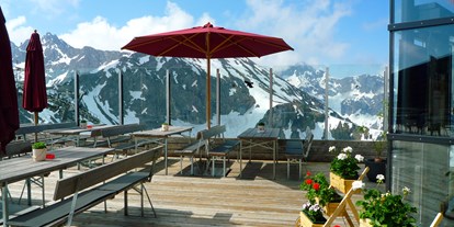 Hotels und Ferienwohnungen im Oberallgäu - Kategorien: Bergbahn - Riezlern - Pistenvergnügen grenzenlos an der Kanzelwandbahn im Kleinwalsertal - Die Kanzelwandbahn - grenzenloses Wintervergnügen