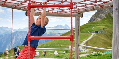 Hotels und Ferienwohnungen im Oberallgäu - Kinder & Familie: Kinderspielplatz - Riezlern - Kanzelwandbahn in Riezlern im Kleinwalsertal - Die Kanzelwandbahn - grenzenloses Wander- und Bergerlebnis