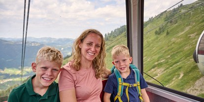 Hotels und Ferienwohnungen im Oberallgäu - Wetter: bei jedem Wetter - Riezlern - Kanzelwandbahn in Riezlern im Kleinwalsertal - Die Kanzelwandbahn - grenzenloses Wander- und Bergerlebnis