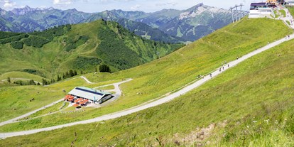 Hotels und Ferienwohnungen im Oberallgäu - Vorarlberg - Kanzelwandbahn in Riezlern im Kleinwalsertal - Die Kanzelwandbahn - grenzenloses Wander- und Bergerlebnis