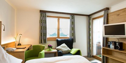 Hotels und Ferienwohnungen im Oberallgäu - Freizeit: Whirlpool - Doppelzimmer "Huimat" im Haupthaus - Ihr Alpenblick - Hotel & Restaurant in Fischen im Allgäu