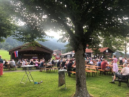 Hotels und Ferienwohnungen im Oberallgäu - Kinder & Familie: Kindergerichte - Maibaumfest in Bolsterlang Im Allgäu