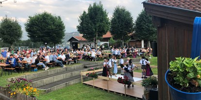 Hotels und Ferienwohnungen im Oberallgäu - Wetter: bei jedem Wetter - Deutschland - Maibaumfest in Bolsterlang Im Allgäu