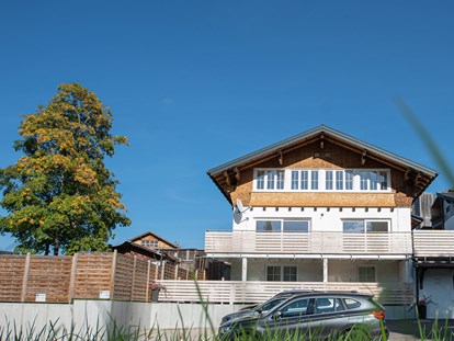 Hotels und Ferienwohnungen im Oberallgäu - Parken & Anreise: kostenloser Parkplatz - Vorarlberg - Haller's Posthaus - Ferienhaus in Riezlern im Kleinwalsertal - Haller's Posthaus - Ferienhaus in Riezlern im Kleinwalsertal