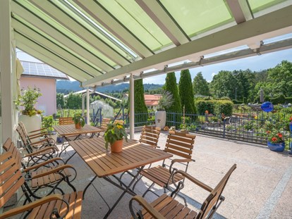 Hotels und Ferienwohnungen im Oberallgäu - Freizeit: Golfplatz (max. 3km entfernt) - Bayern - Ferienwohnungen Blenk in Wertach im Allgäu - 5-Sterne FeWo im Wellnesshof Blenk im Allgäu