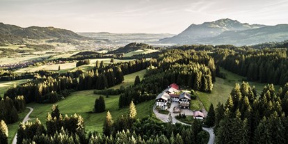 Hotels und Ferienwohnungen im Oberallgäu - Zahlung: Bar - Bayern - Kräuterrundgang mit Menü im Berghotel Sonnenklause - Kräuterrundgang mit Menü im Berghotel Sonnenklause