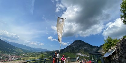 Hotels und Ferienwohnungen im Oberallgäu - Parken & Anreise: kostenlose Parkplätze - Bad Hindelang Oberjoch - Kanzel Kiosk und Aussichtspunkt am Jochpass Oberjoch - Kanzel Kiosk und Aussichtspunkt am Jochpass Oberjoch