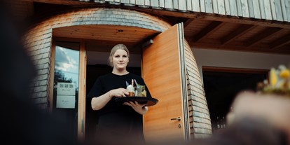 Hotels und Ferienwohnungen im Oberallgäu - Parken & Anreise: Anreise mit ÖPNV möglich - Der Bienenkorb - Restaurant mit Sonnenterrasse - Der Bienenkorb - Restaurant mit Sonnenterrasse
