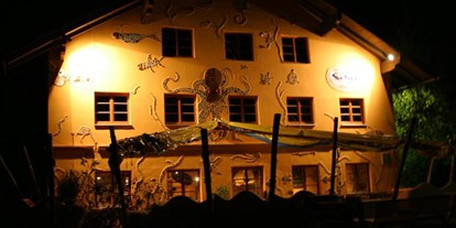 Hotels und Ferienwohnungen im Oberallgäu - Küchenstil: Gut bürgerlich - Bayern - Zum Schiff - Restaurant & Gasthof in Bihlerdorf

Aussenansicht Nacht - Zum Schiff in Blaichach - Bihlerdorf im Allgäu