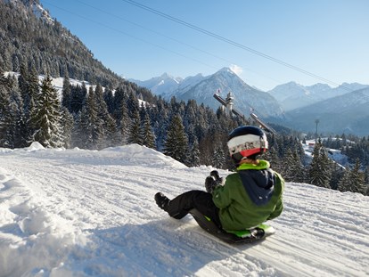 Hotels und Ferienwohnungen im Oberallgäu - Wetter: bei schönem Wetter - Oberallgäu - Winterrodeln von der Seealpe am Nebelhorn - Winterrodeln von der Seealpe am Nebelhorn