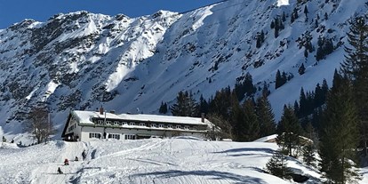 Hotels und Ferienwohnungen im Oberallgäu - Kinder & Familie: Kinder sind willkommen - Bayern - Winterrodeln von der Seealpe am Nebelhorn - Winterrodeln von der Seealpe am Nebelhorn