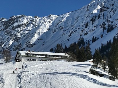 Hotels und Ferienwohnungen im Oberallgäu - Winterrodeln von der Seealpe am Nebelhorn - Winterrodeln von der Seealpe am Nebelhorn