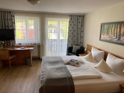 Hotels und Ferienwohnungen im Oberallgäu - Freizeit: Golfplatz (max. 3km entfernt) - Bayern - Hotel Neudeck in Oberstaufen im Oberallgäu 